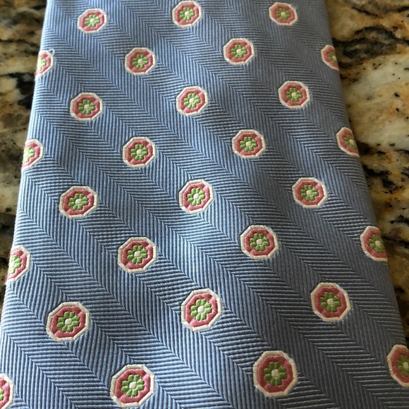 Blue flowered Jos A Bank tie - Picture 2 of 5